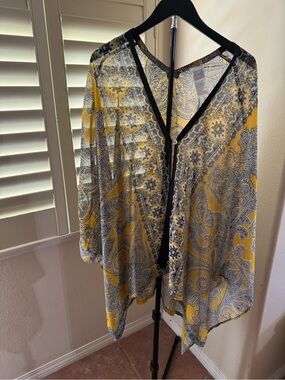 Chico's Yellow and Black Paisley Button-Front Ruana Kimono Poncho